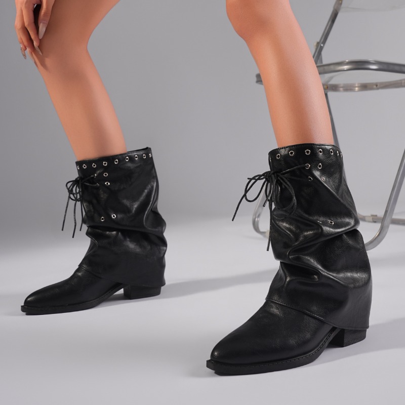 Spitze Stiefeletten mit Nieten – Motorcycle Cylinder Bewertung und Preis